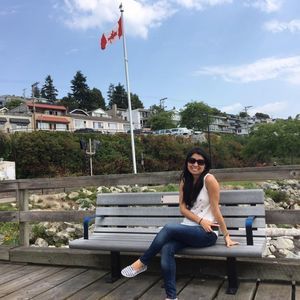 Meet your Posher, Camila